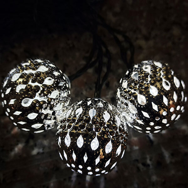 Solar Moroccan Ball Lights white silver